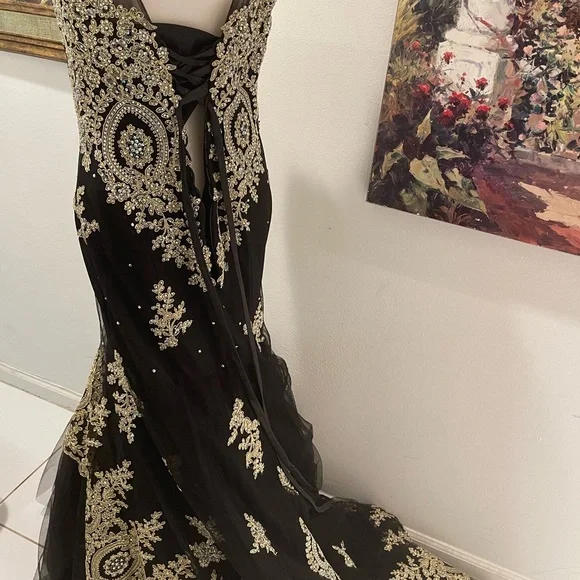 NWT Abby Paris by Lucci Lu Tulle Black & Gold Formal Beaded mermaid Gown Sz 16